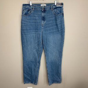 Abercrombie & Fitch The 90's Straight Ultra High Rise Jean - Size 18 - NEW